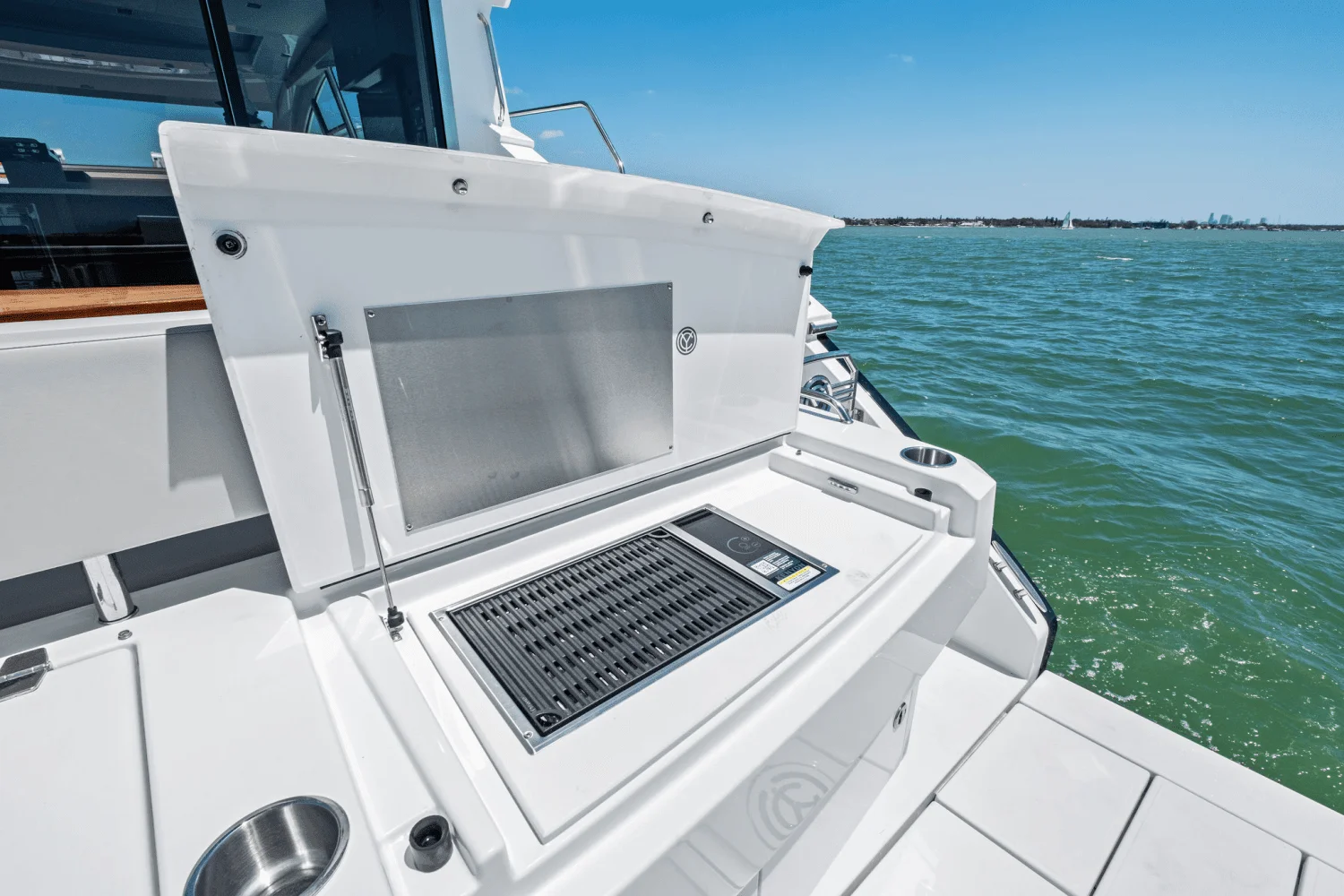 2025 Cruisers Yachts 46 Cantius Image Thumbnail #23