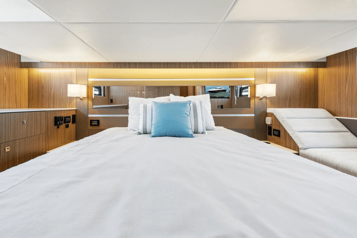 2025 Cruisers Yachts 46 Cantius Image Thumbnail #74