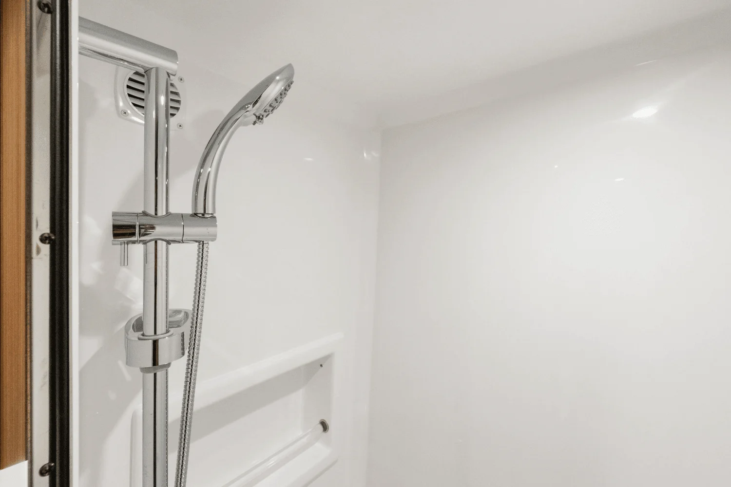 2025 Cruisers Yachts 46 Cantius Image Thumbnail #83