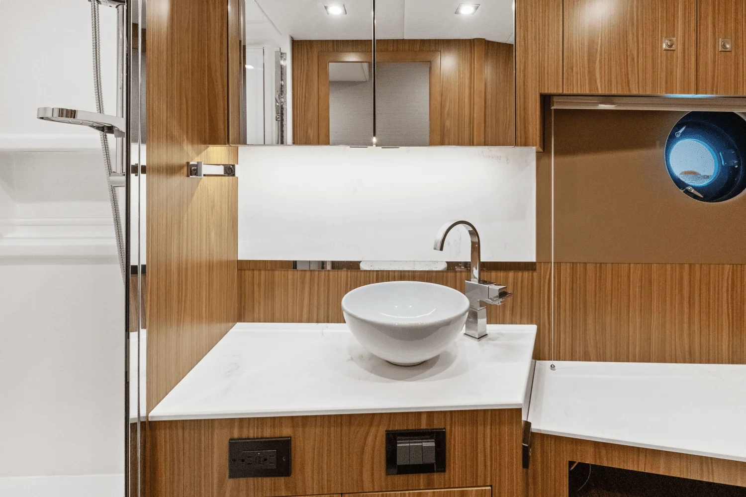 2025 Cruisers Yachts 46 Cantius Image Thumbnail #69