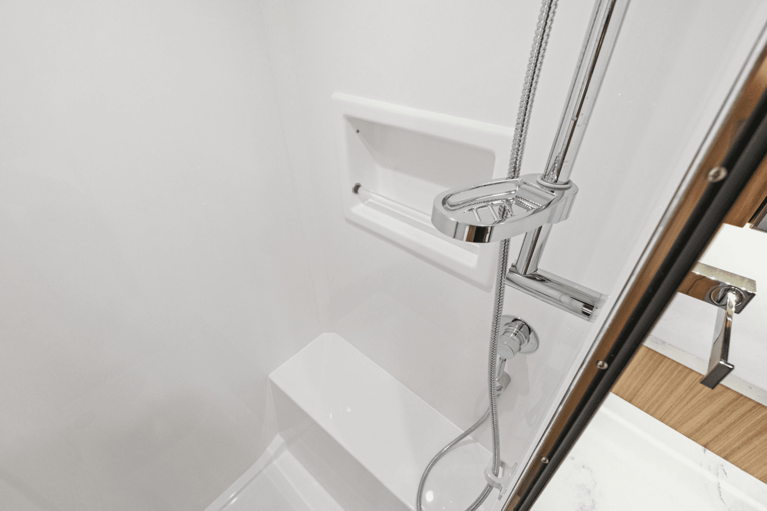 2025 Cruisers Yachts 46 Cantius Image Thumbnail #68