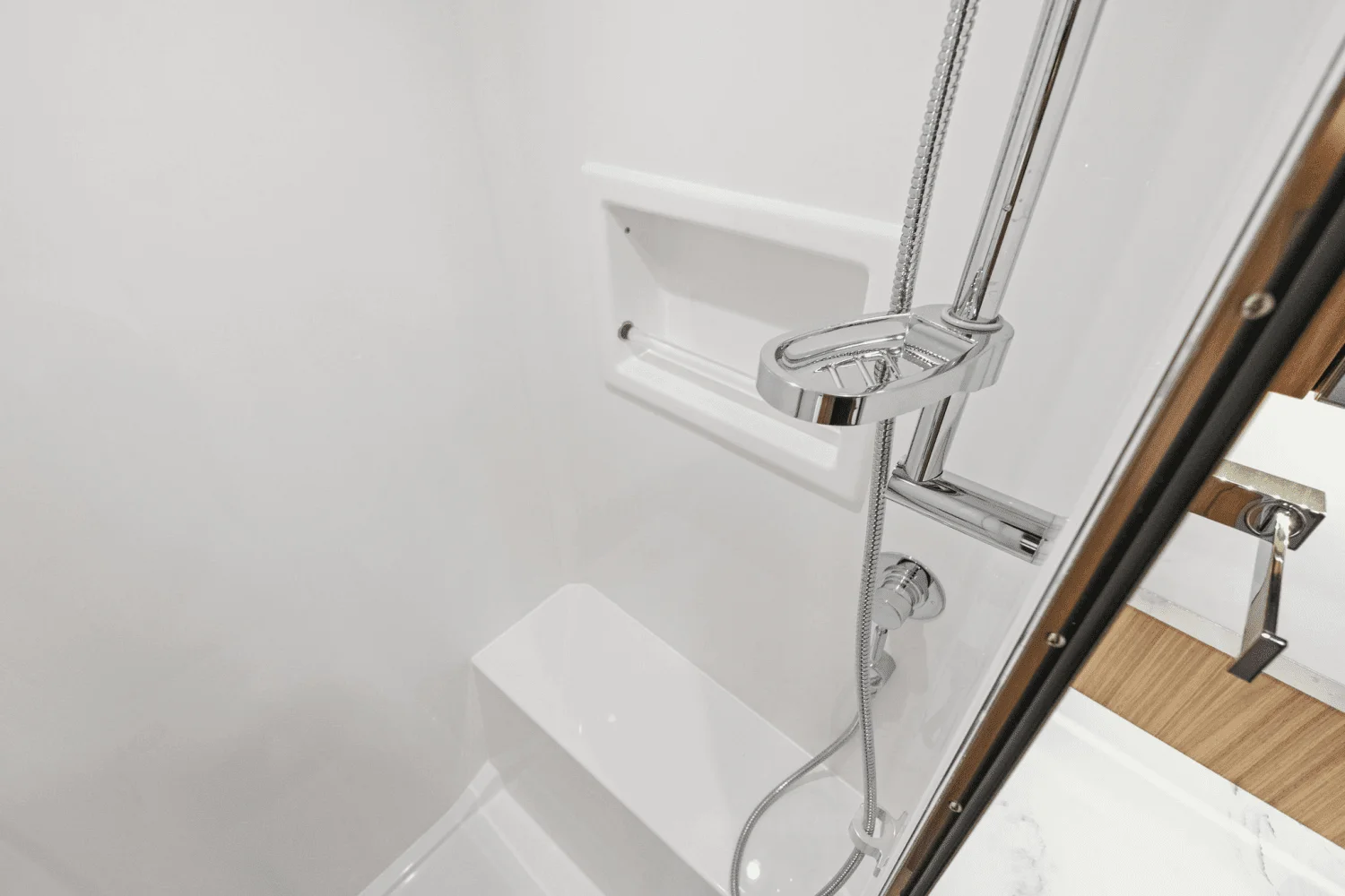 2025 Cruisers Yachts 46 Cantius Image Thumbnail #68