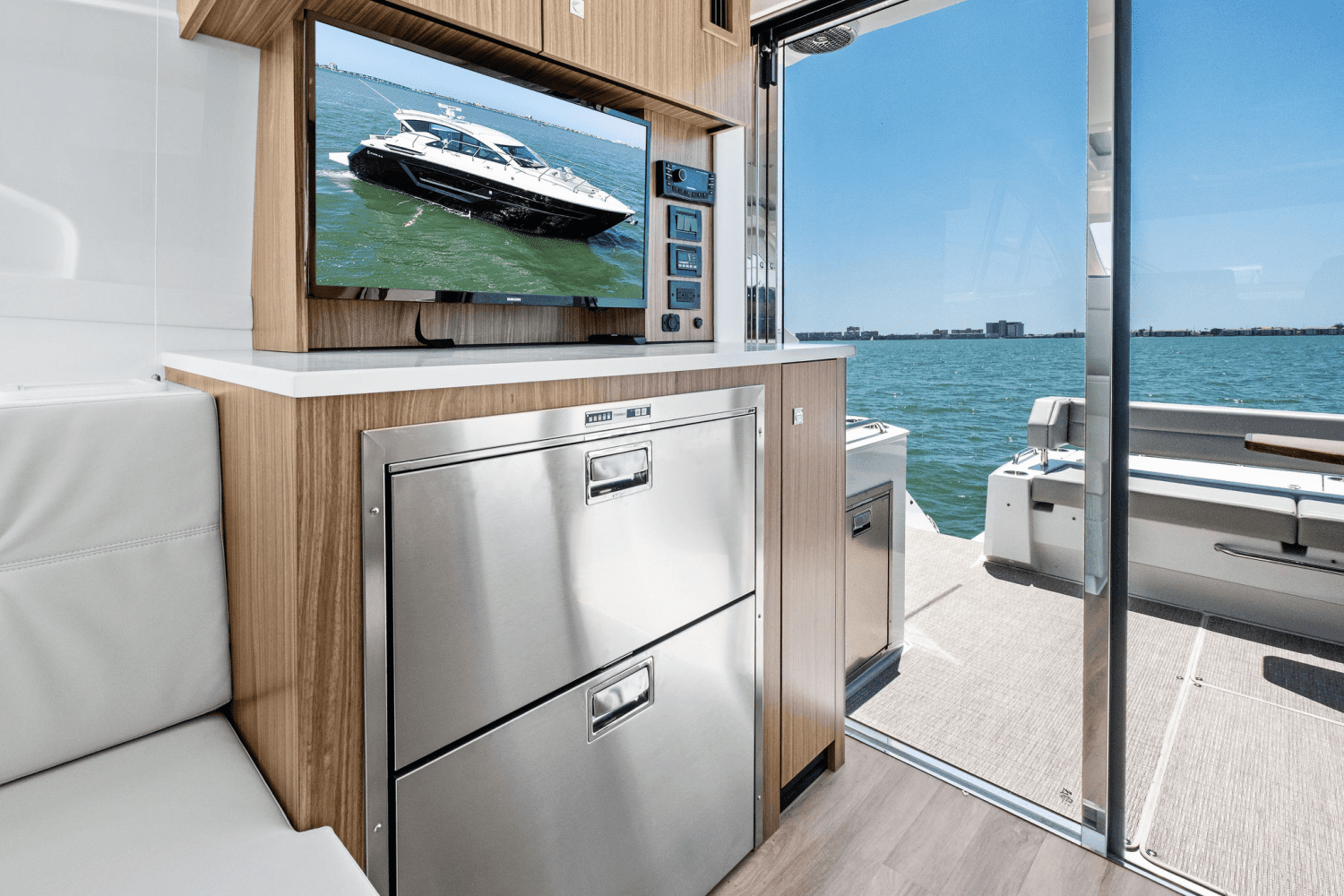 2025 Cruisers Yachts 46 Cantius Image Thumbnail #46