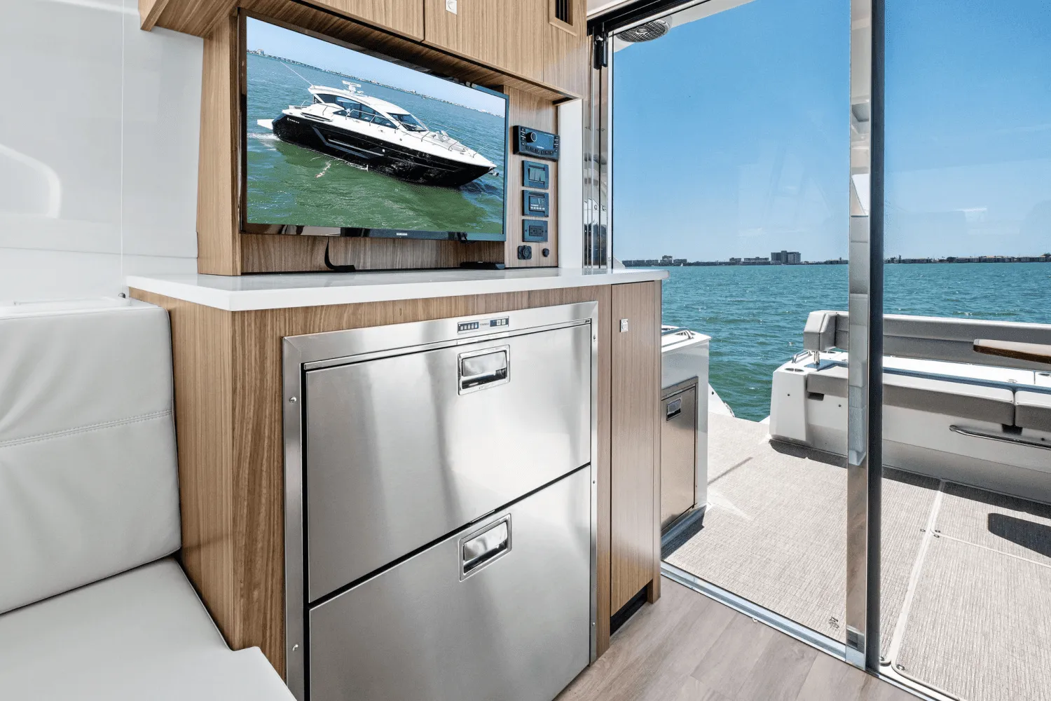 2025 Cruisers Yachts 46 Cantius Image Thumbnail #46