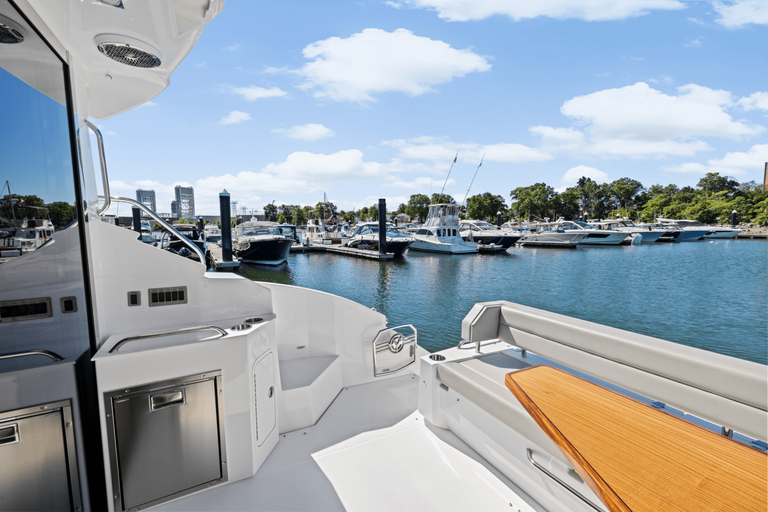 2025 Cruisers Yachts 46 Cantius Image Thumbnail #8