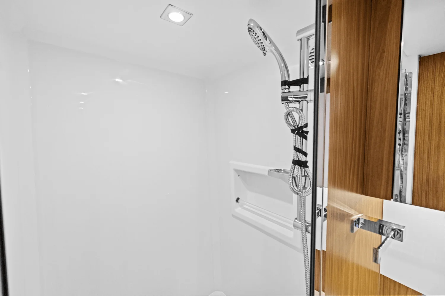 2025 Cruisers Yachts 46 Cantius Image Thumbnail #55