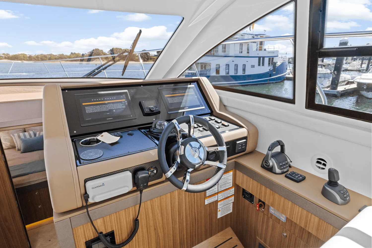 2025 Cruisers Yachts 46 Cantius Image Thumbnail #29