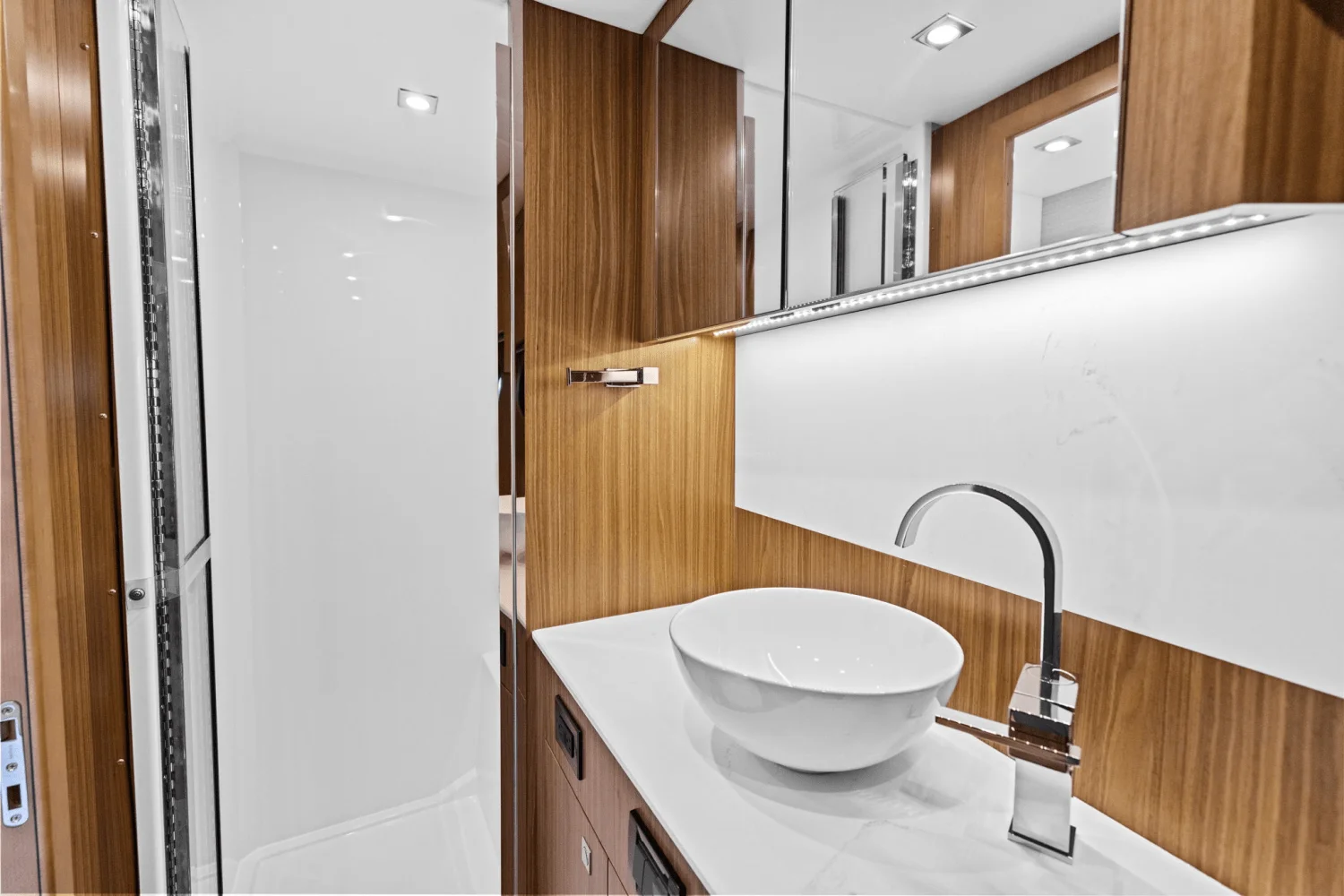 2025 Cruisers Yachts 46 Cantius Image Thumbnail #54