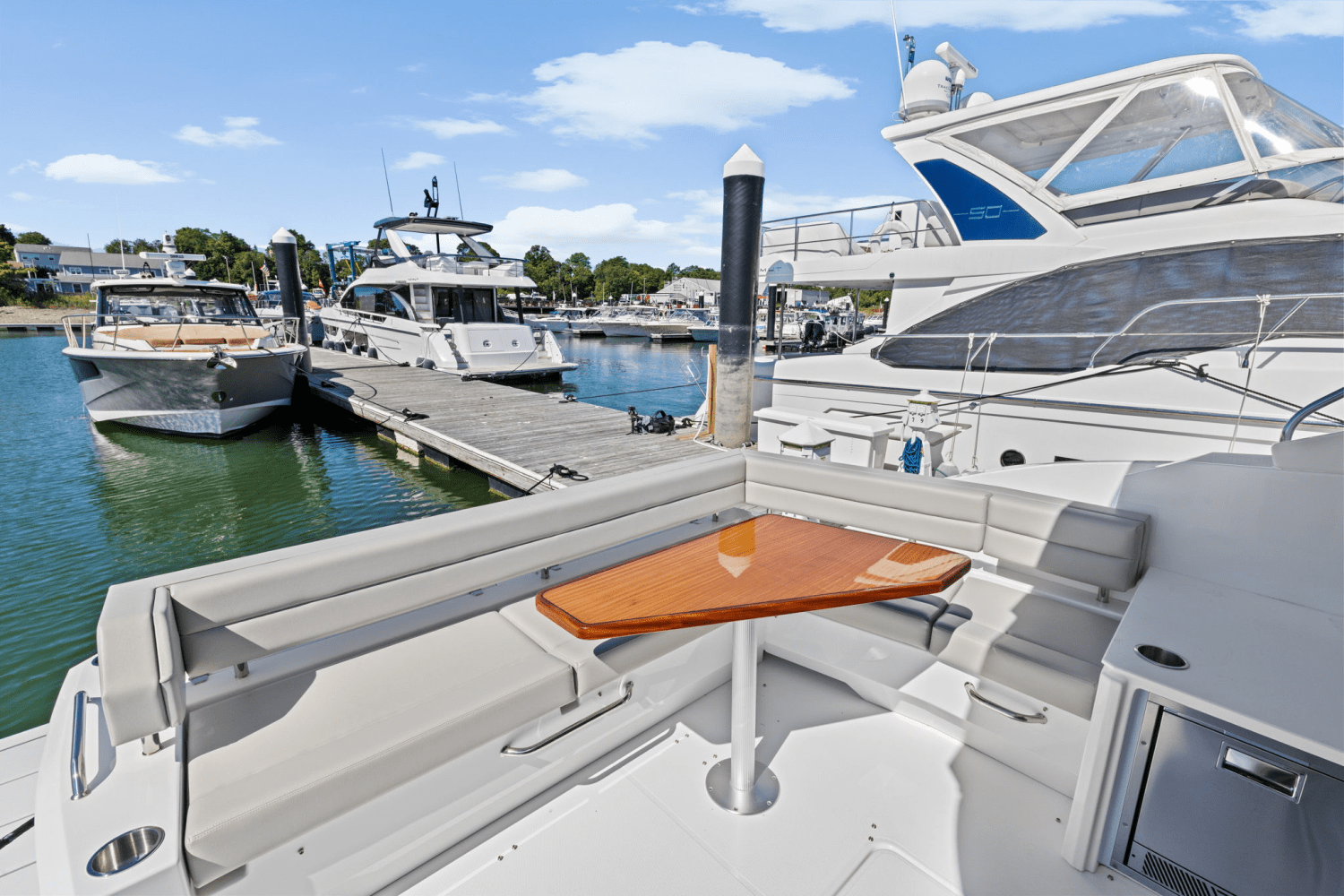 2025 Cruisers Yachts 46 Cantius Image Thumbnail #10