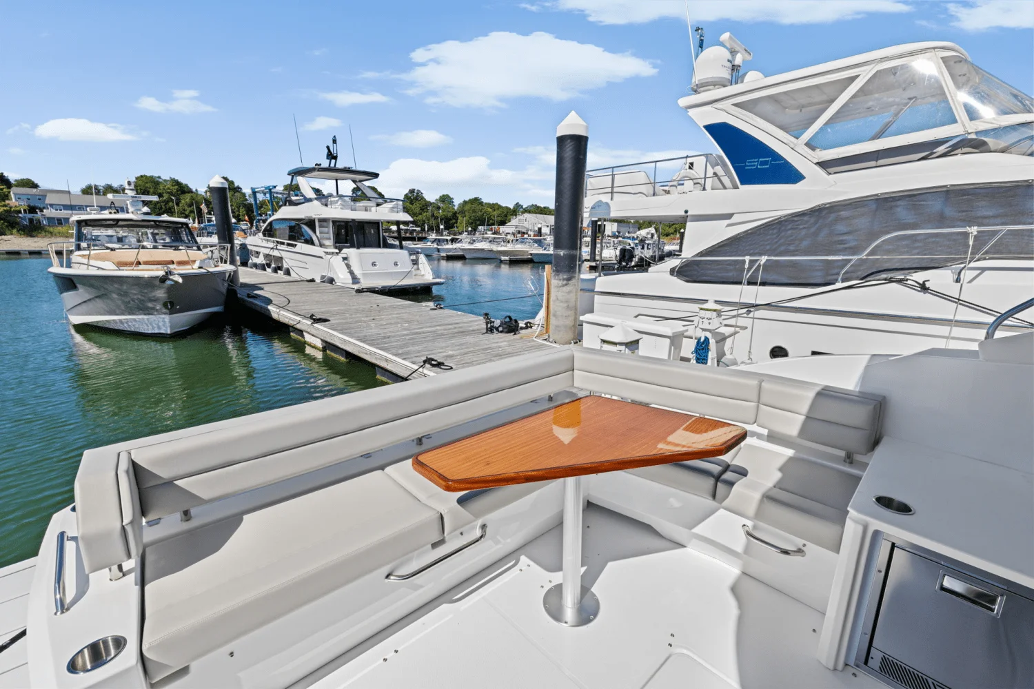 2025 Cruisers Yachts 46 Cantius Image Thumbnail #10