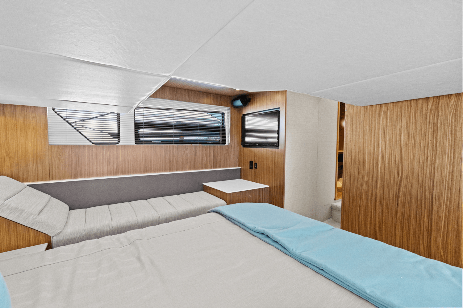 2025 Cruisers Yachts 46 Cantius Image Thumbnail #48