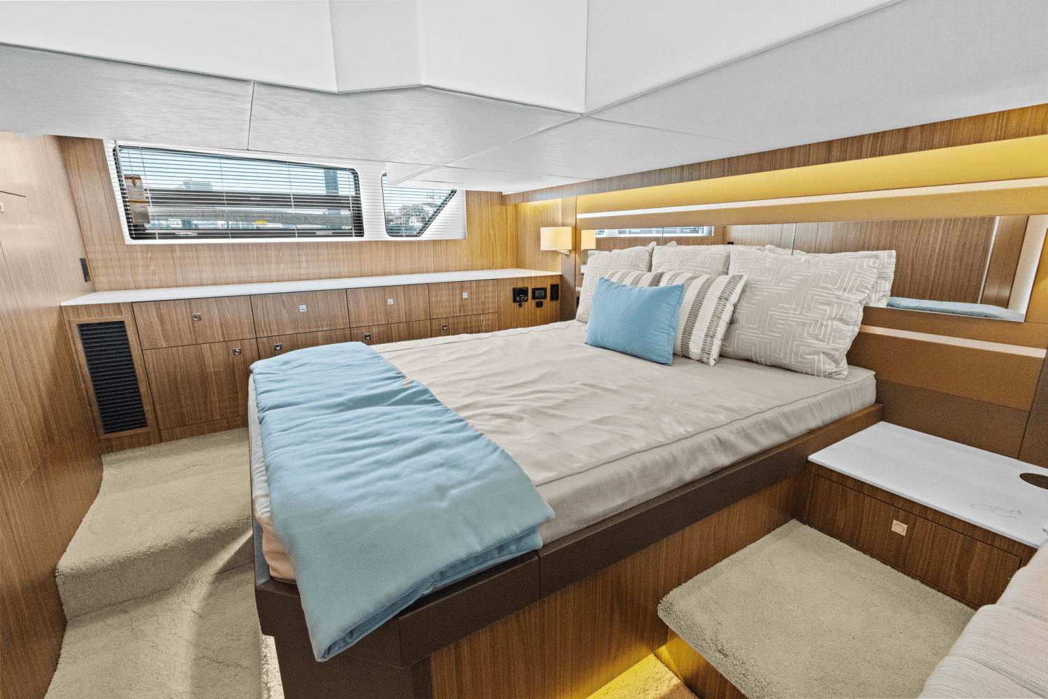 2025 Cruisers Yachts 46 Cantius Image Thumbnail #50