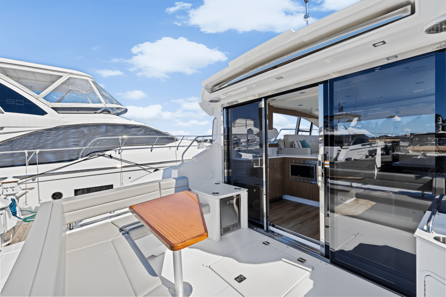 2025 Cruisers Yachts 46 Cantius Image Thumbnail #7