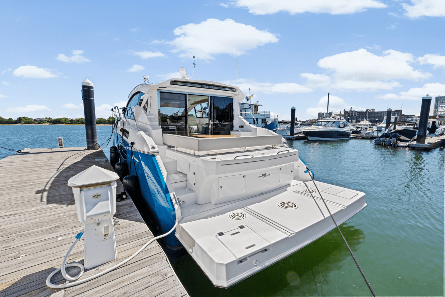 2025 Cruisers Yachts 46 Cantius Image Thumbnail #4
