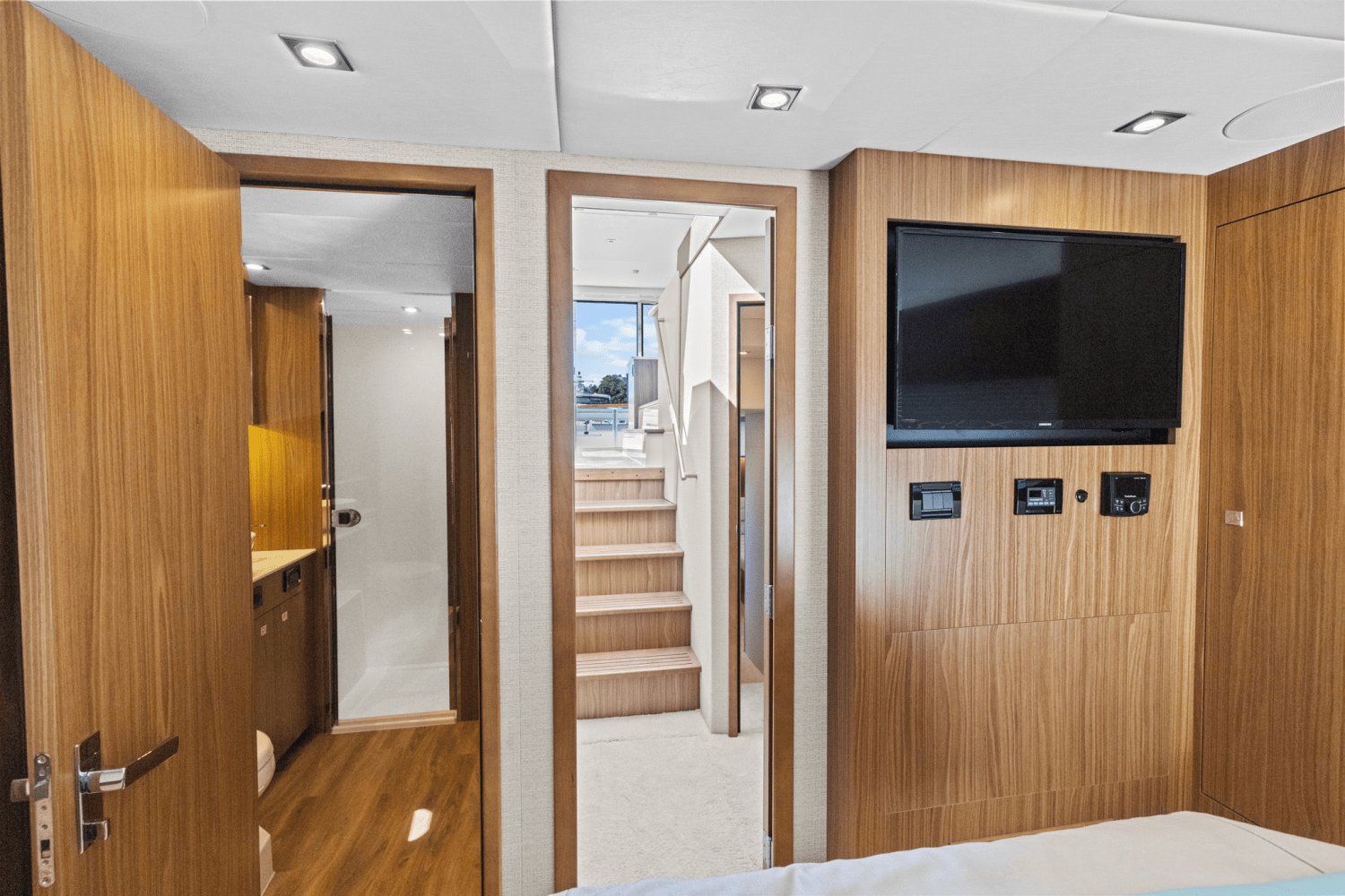 2025 Cruisers Yachts 46 Cantius Image Thumbnail #38