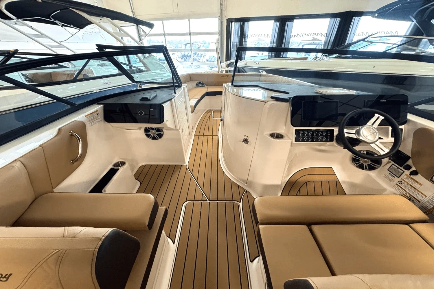 2025 Sea Ray SDX 270 Outboard Image Thumbnail #17