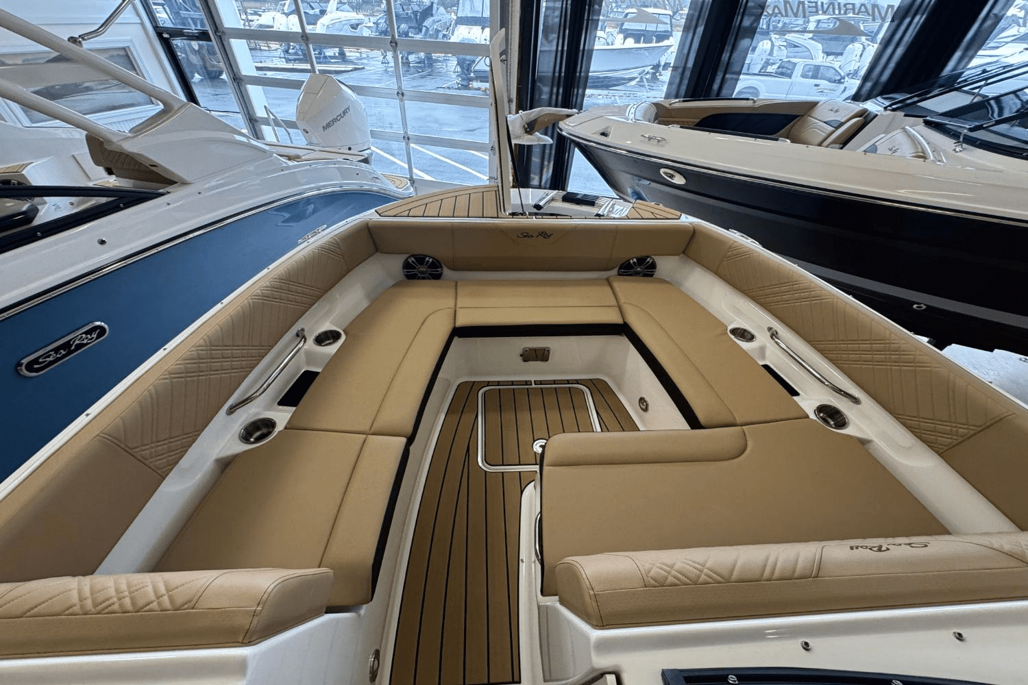 2025 Sea Ray SDX 270 Outboard Image Thumbnail #28