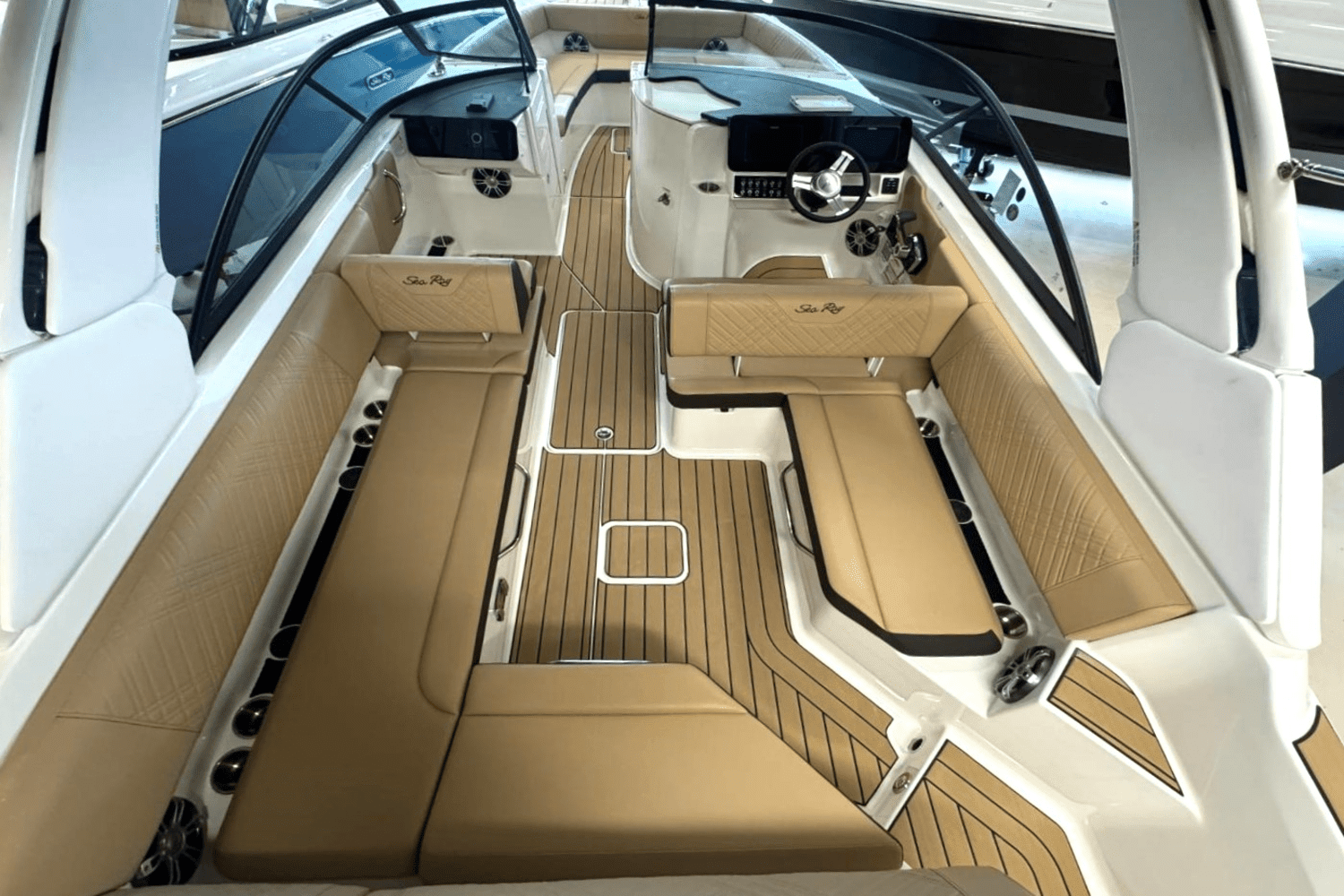 2025 Sea Ray SDX 270 Outboard Image Thumbnail #7