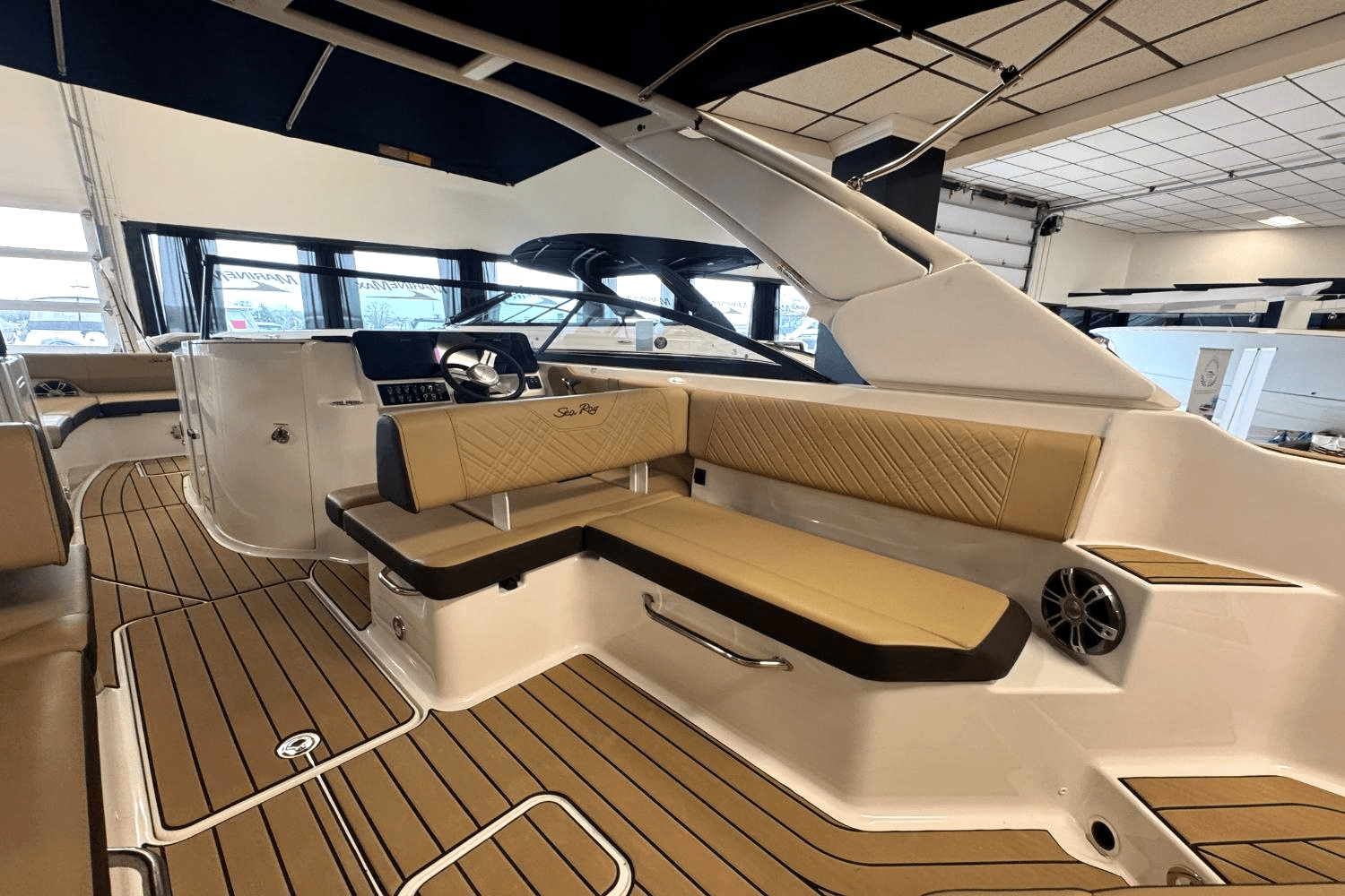 2025 Sea Ray SDX 270 Outboard Image Thumbnail #11