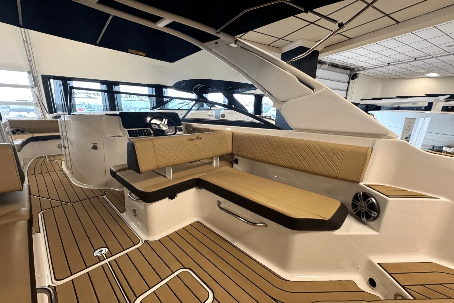 2025 Sea Ray SDX 270 Outboard Image Thumbnail #11