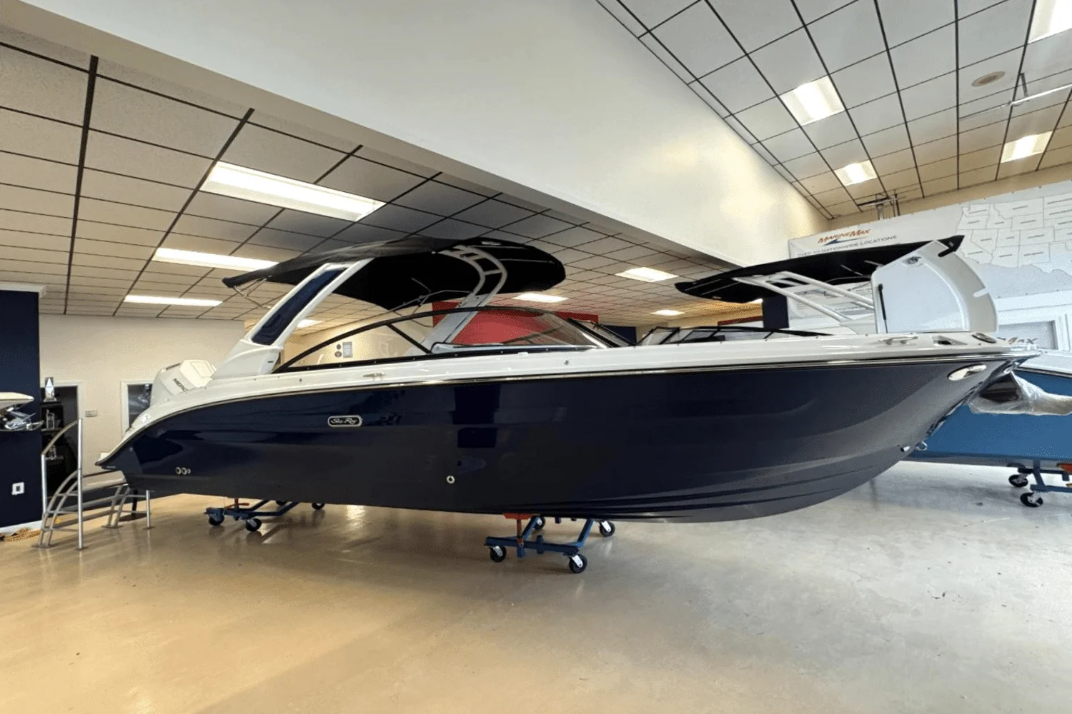 2025 Sea Ray SDX 270 Outboard Image Thumbnail #3