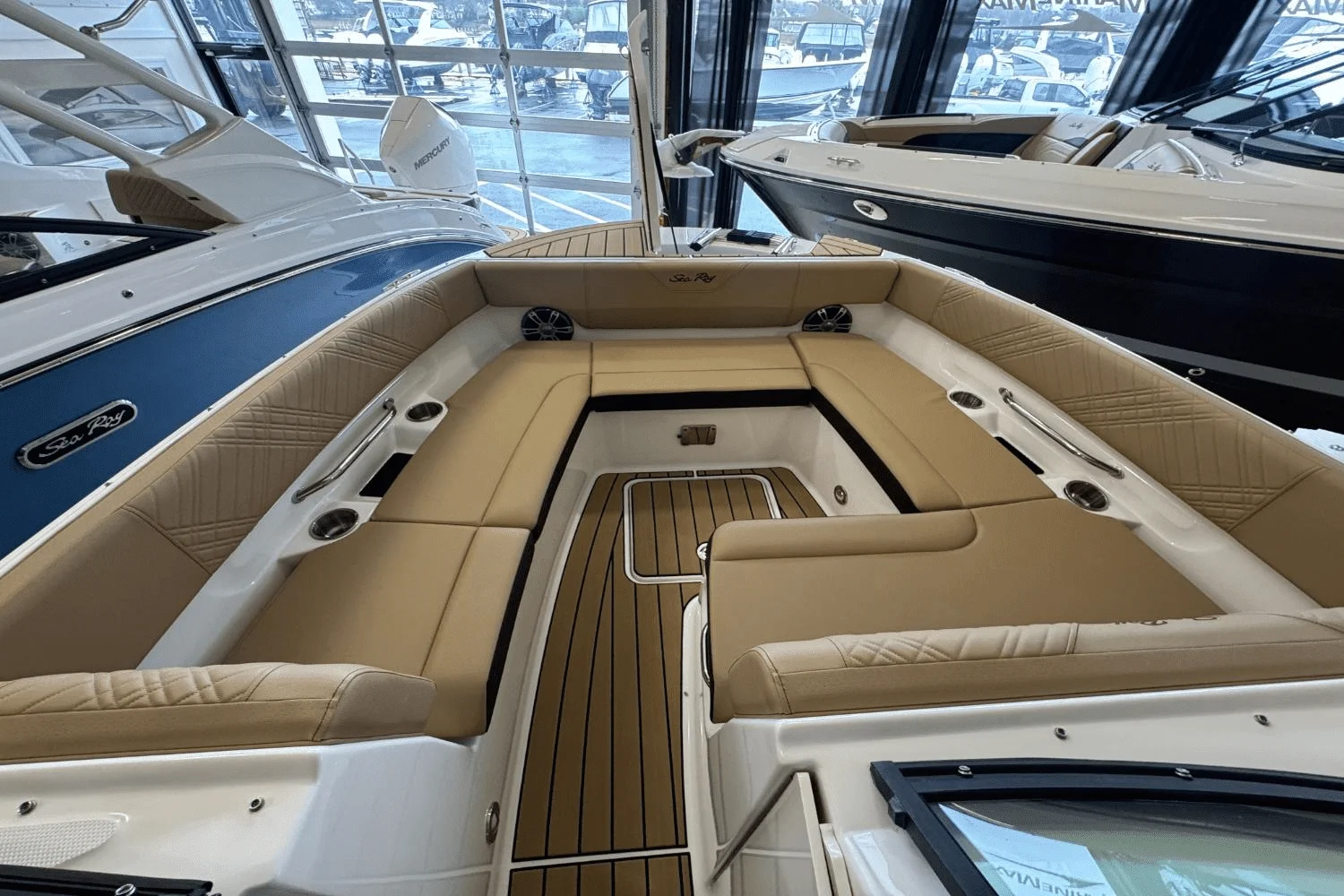 2025 Sea Ray SDX 270 Outboard Image Thumbnail #27