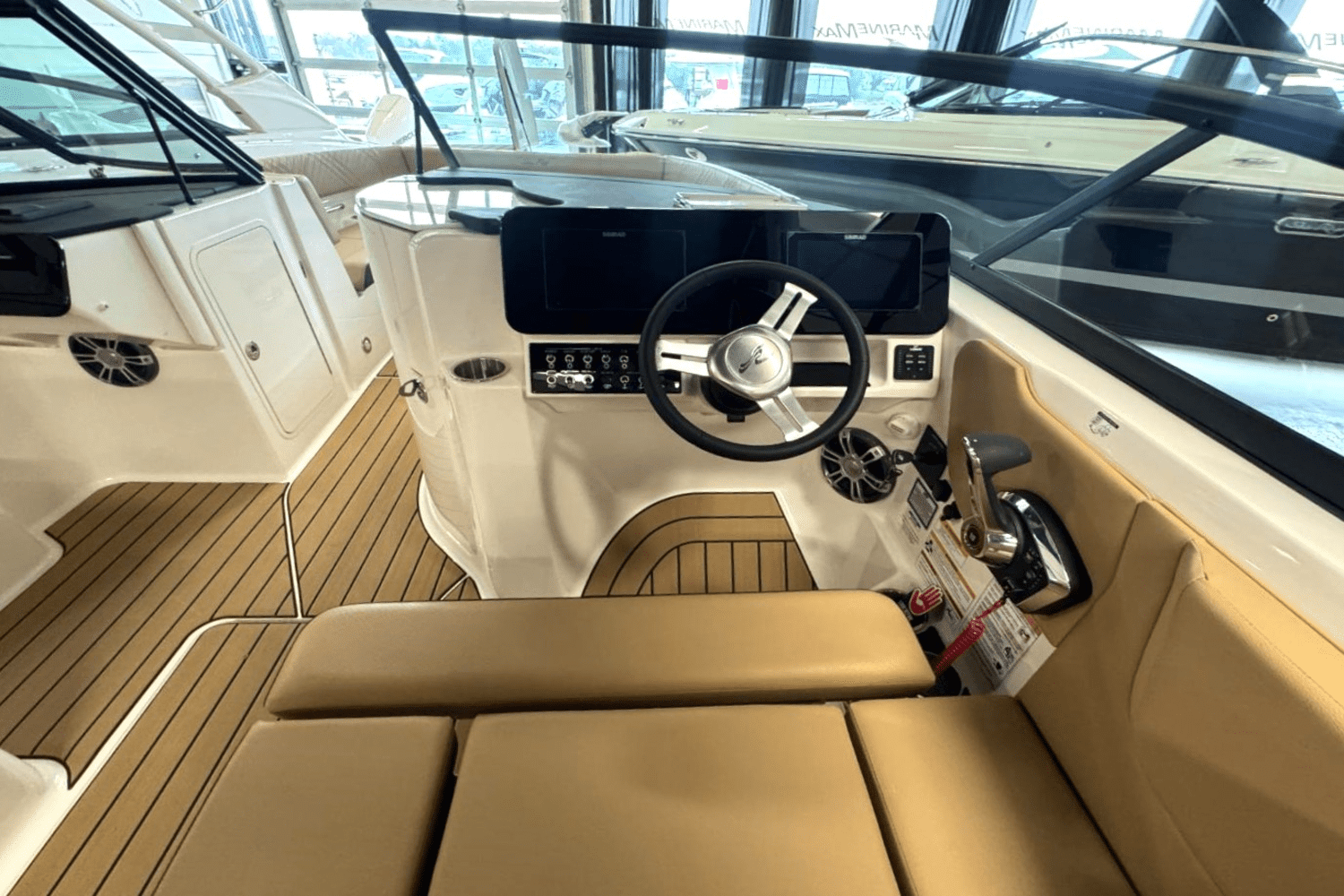 2025 Sea Ray SDX 270 Outboard Image Thumbnail #18