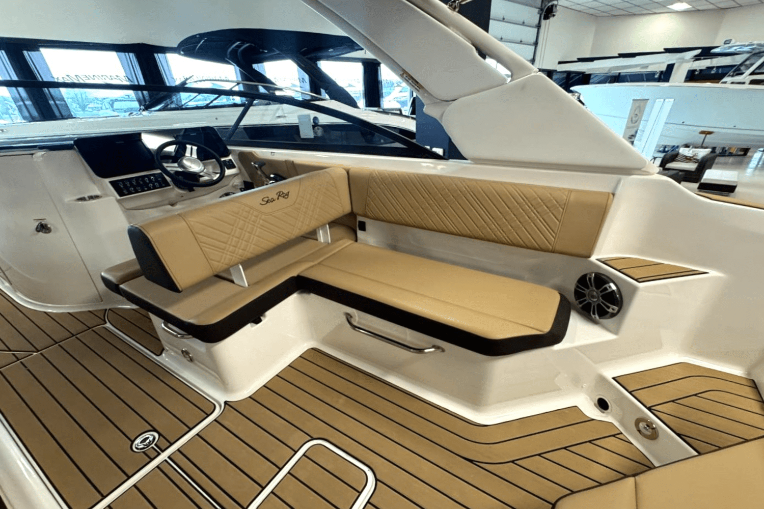 2025 Sea Ray SDX 270 Outboard Image Thumbnail #12