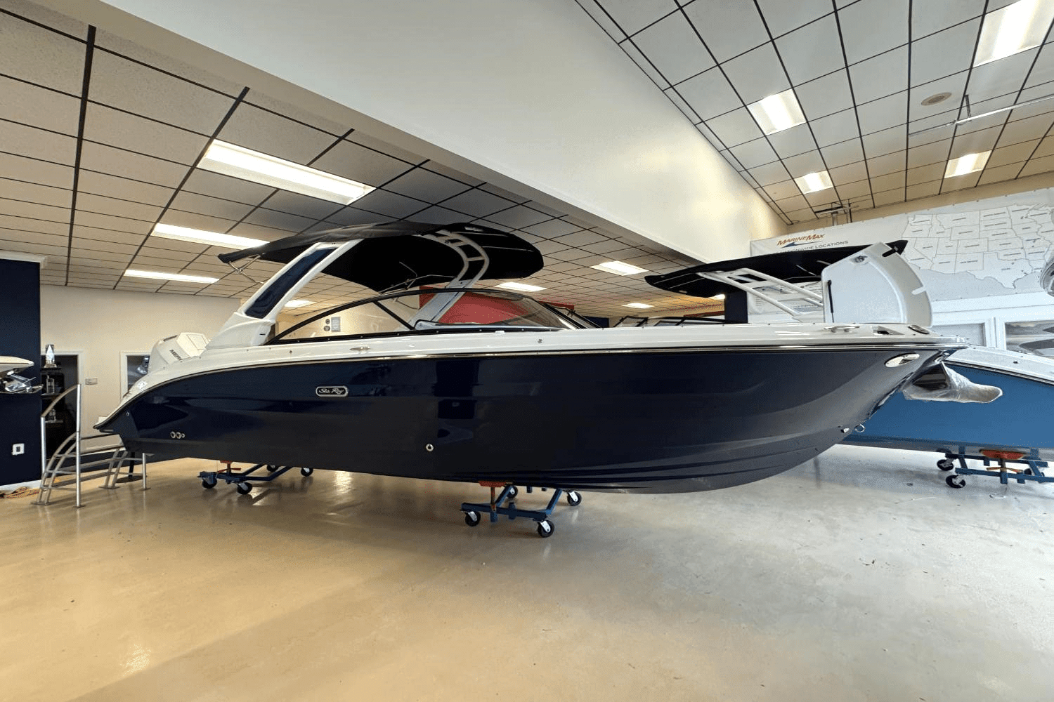 2025 Sea Ray SDX 270 Outboard Image Thumbnail #2