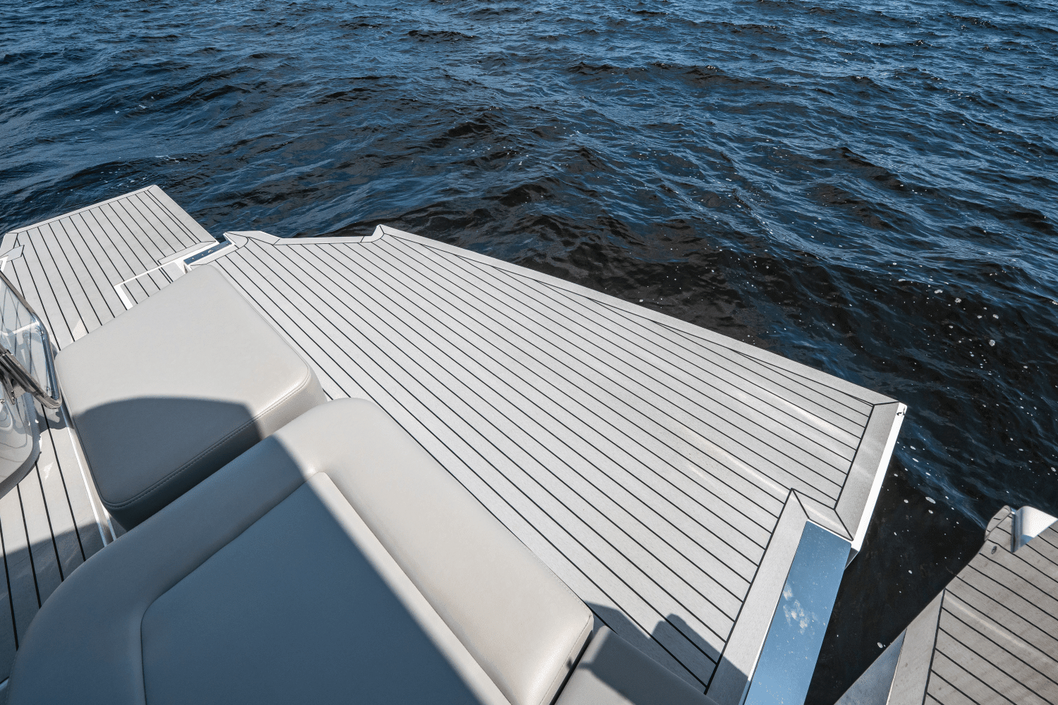 2025 Cruisers Yachts 50 GLS Outboard Image Thumbnail #19