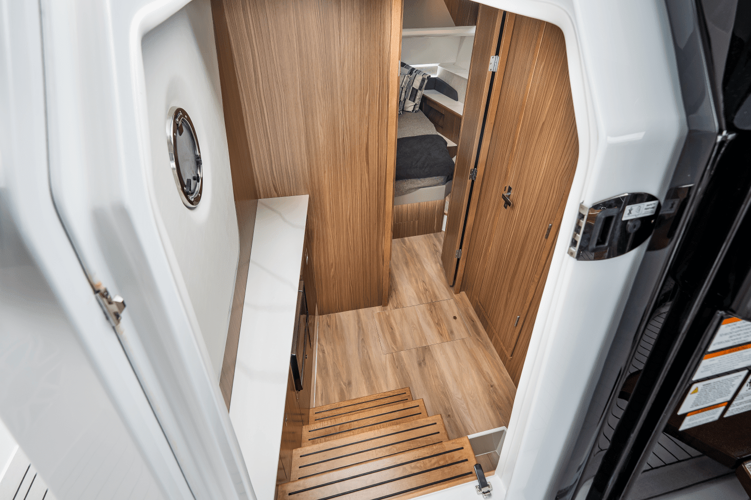 2025 Cruisers Yachts 50 GLS Outboard Image Thumbnail #42