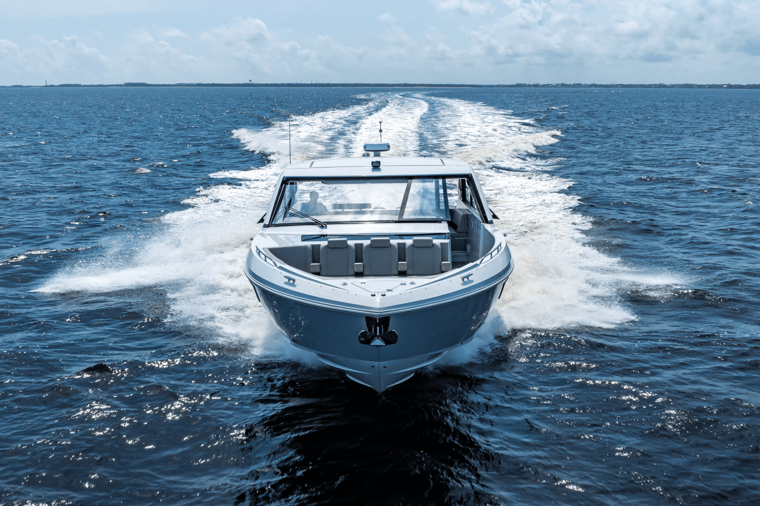 2025 Cruisers Yachts 50 GLS Outboard Image Thumbnail #5