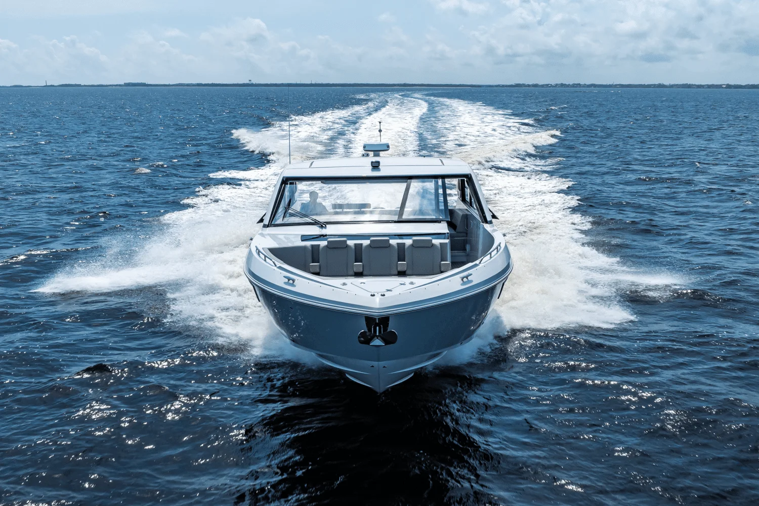 2025 Cruisers Yachts 50 GLS Outboard Image Thumbnail #6