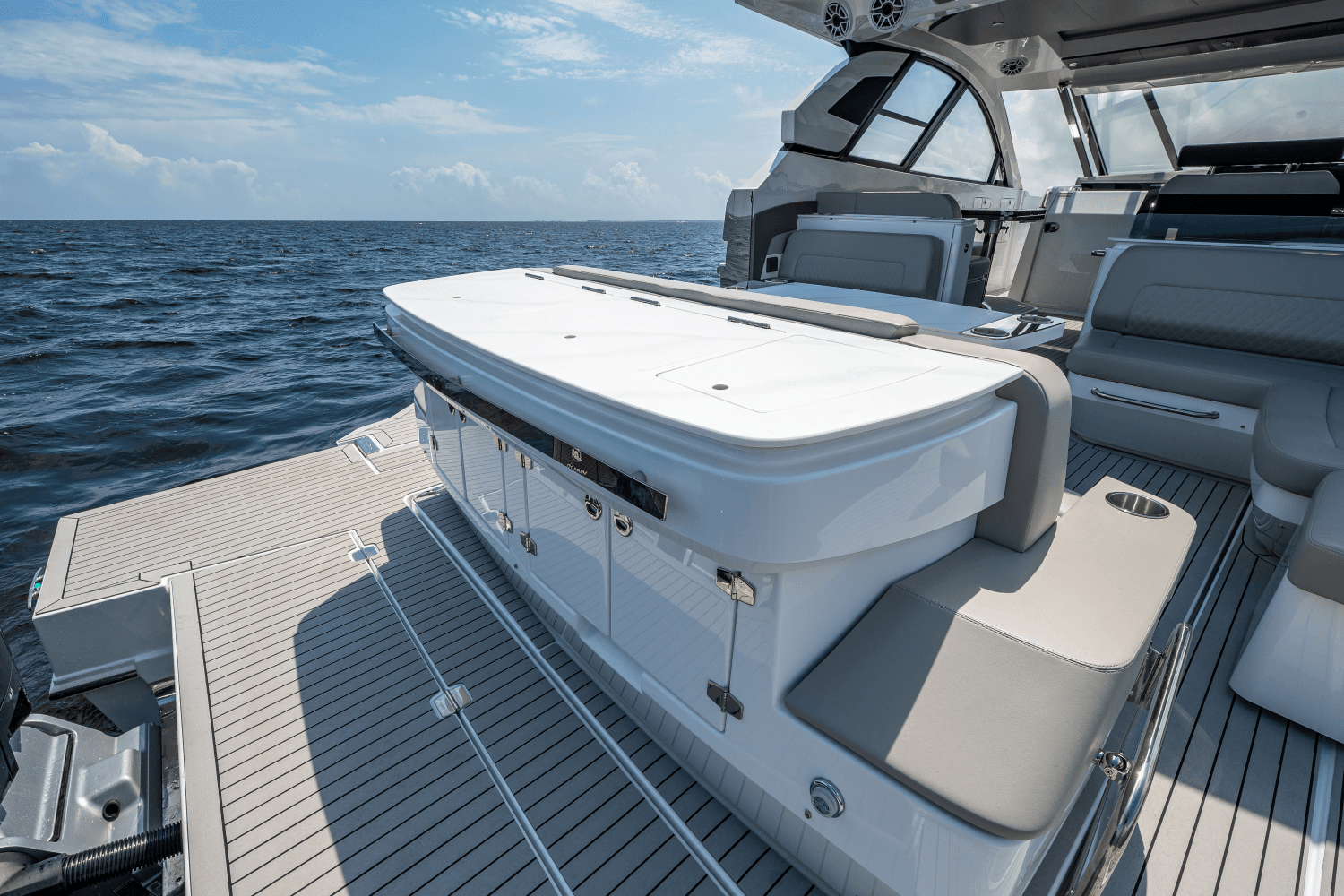 2025 Cruisers Yachts 50 GLS Outboard Image Thumbnail #22