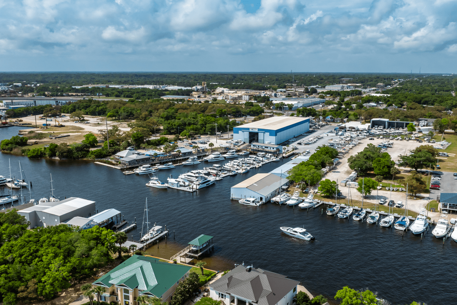 2025 Cruisers Yachts 50 GLS Outboard Image Thumbnail #61