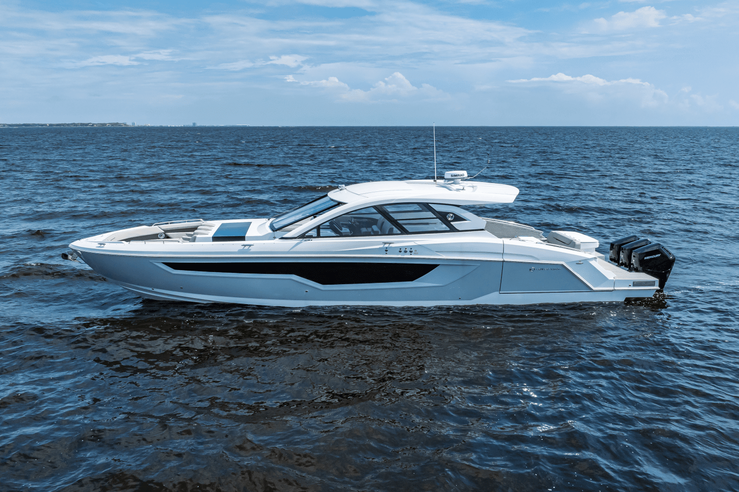 2025 Cruisers Yachts 50 GLS Outboard Image Thumbnail #10