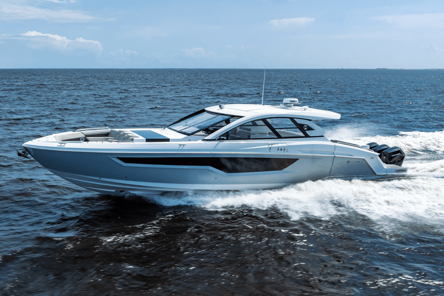 2025 Cruisers Yachts 50 GLS Outboard Image Thumbnail #8