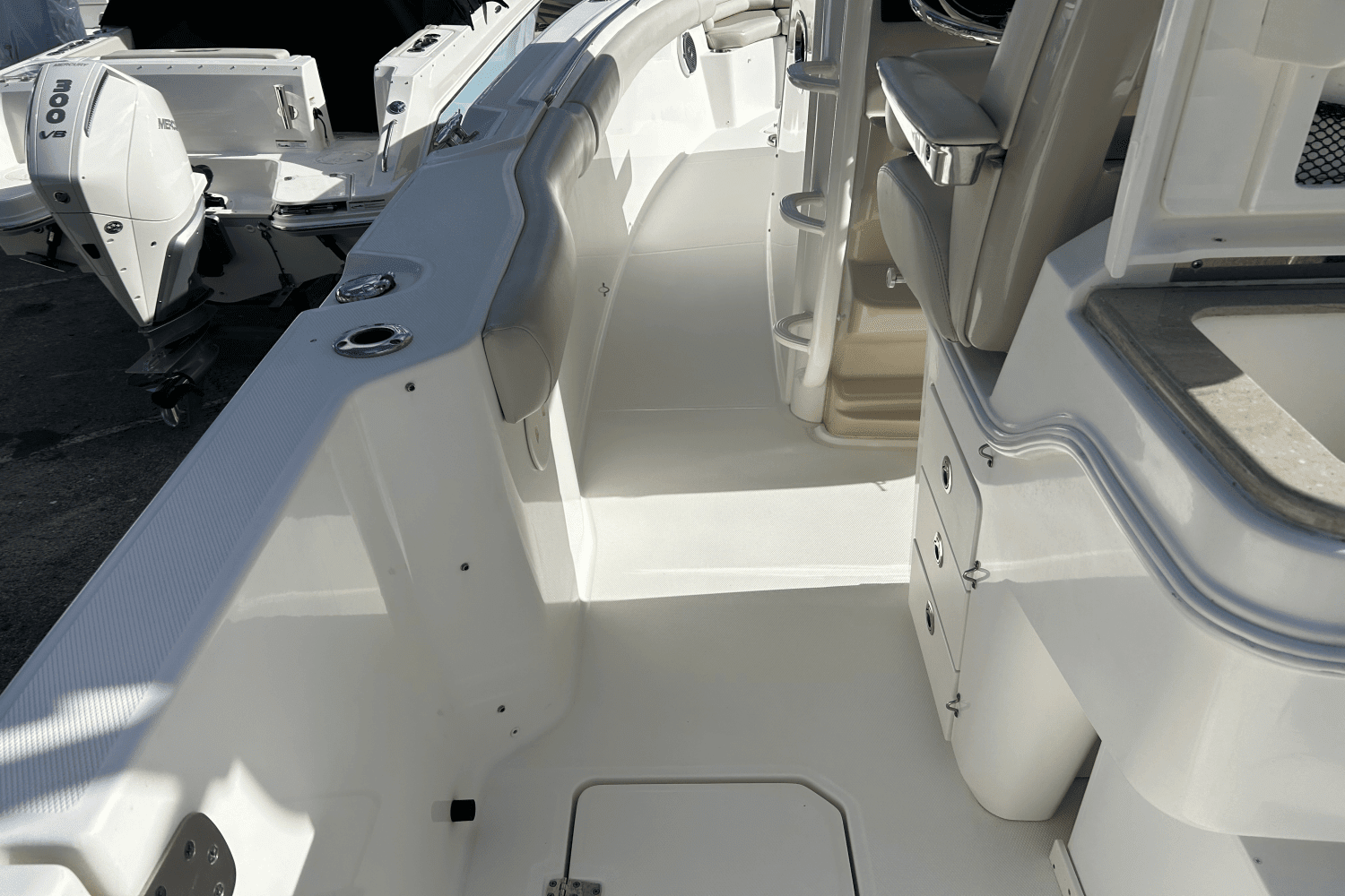 2018 Boston Whaler 330 OUTRAGE Image Thumbnail #12