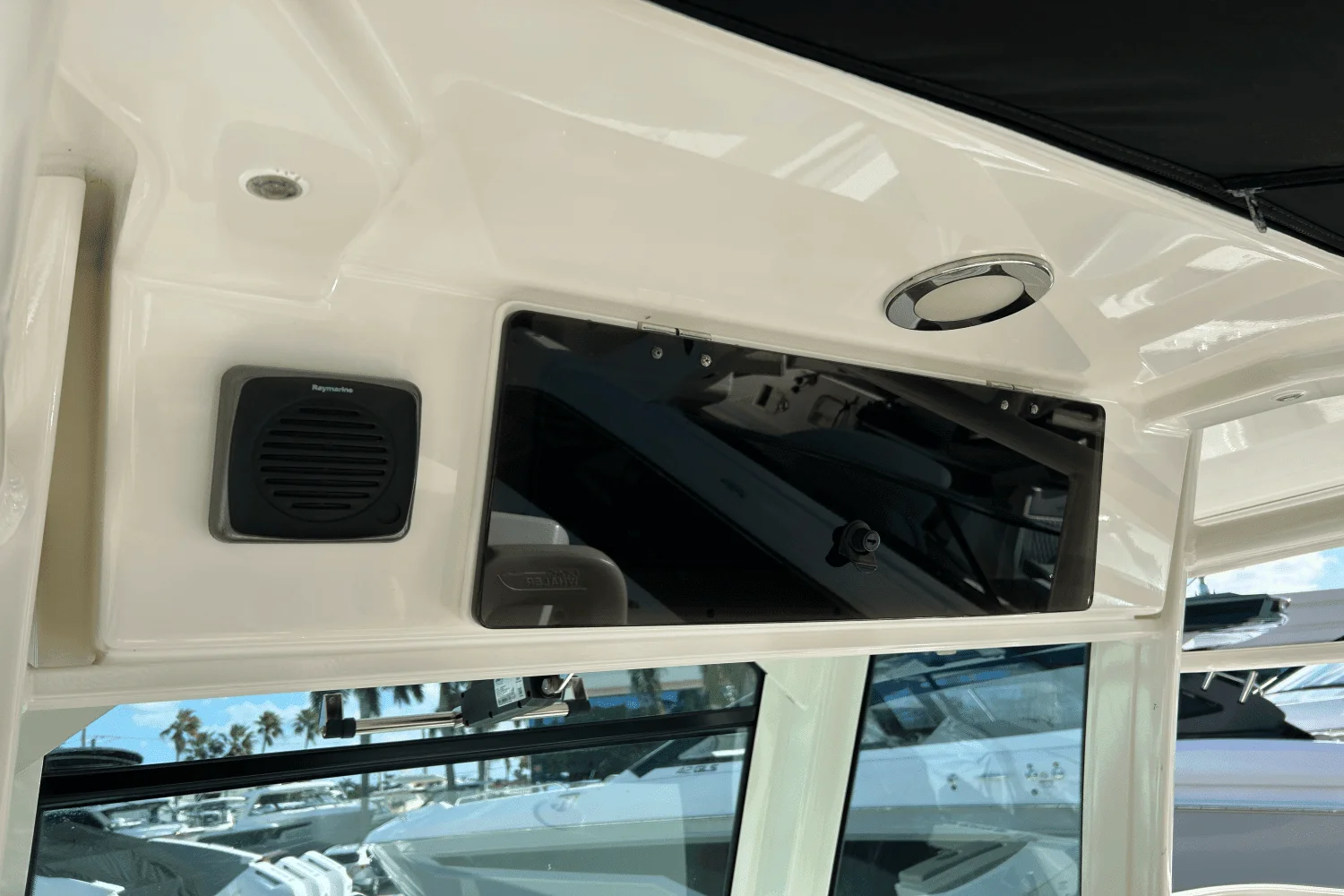 2018 Boston Whaler 330 OUTRAGE Image Thumbnail #18