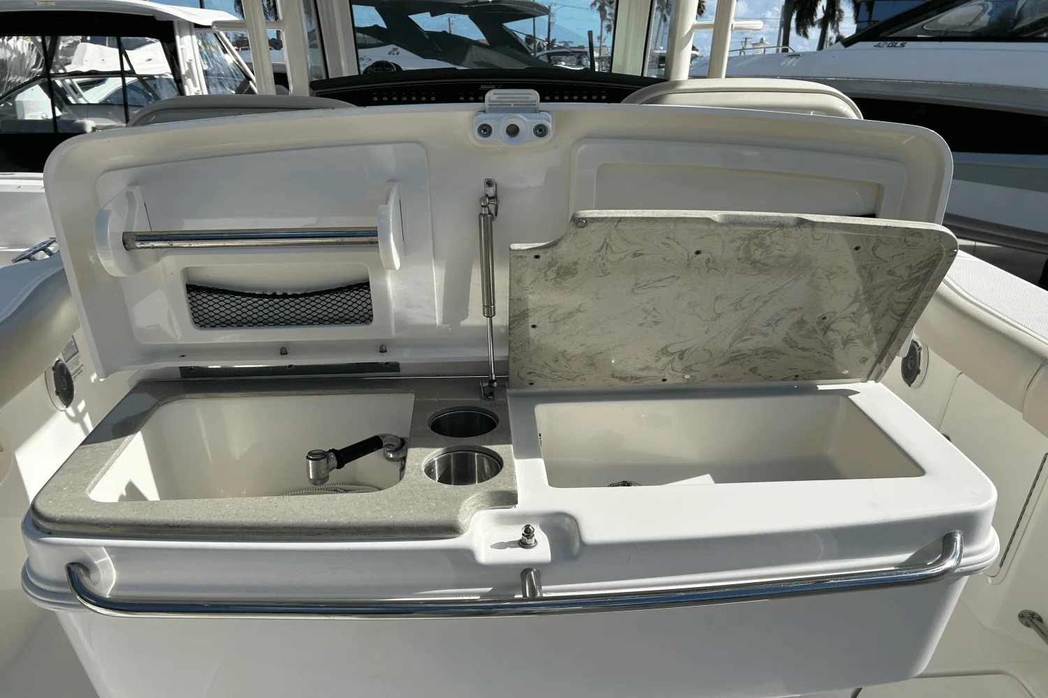 2018 Boston Whaler 330 OUTRAGE Image Thumbnail #9