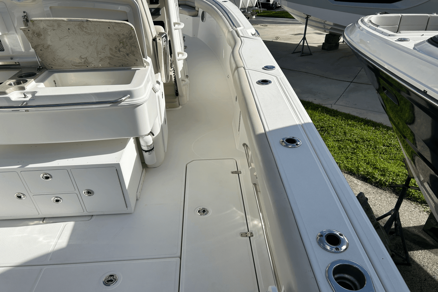 2018 Boston Whaler 330 OUTRAGE Image Thumbnail #6