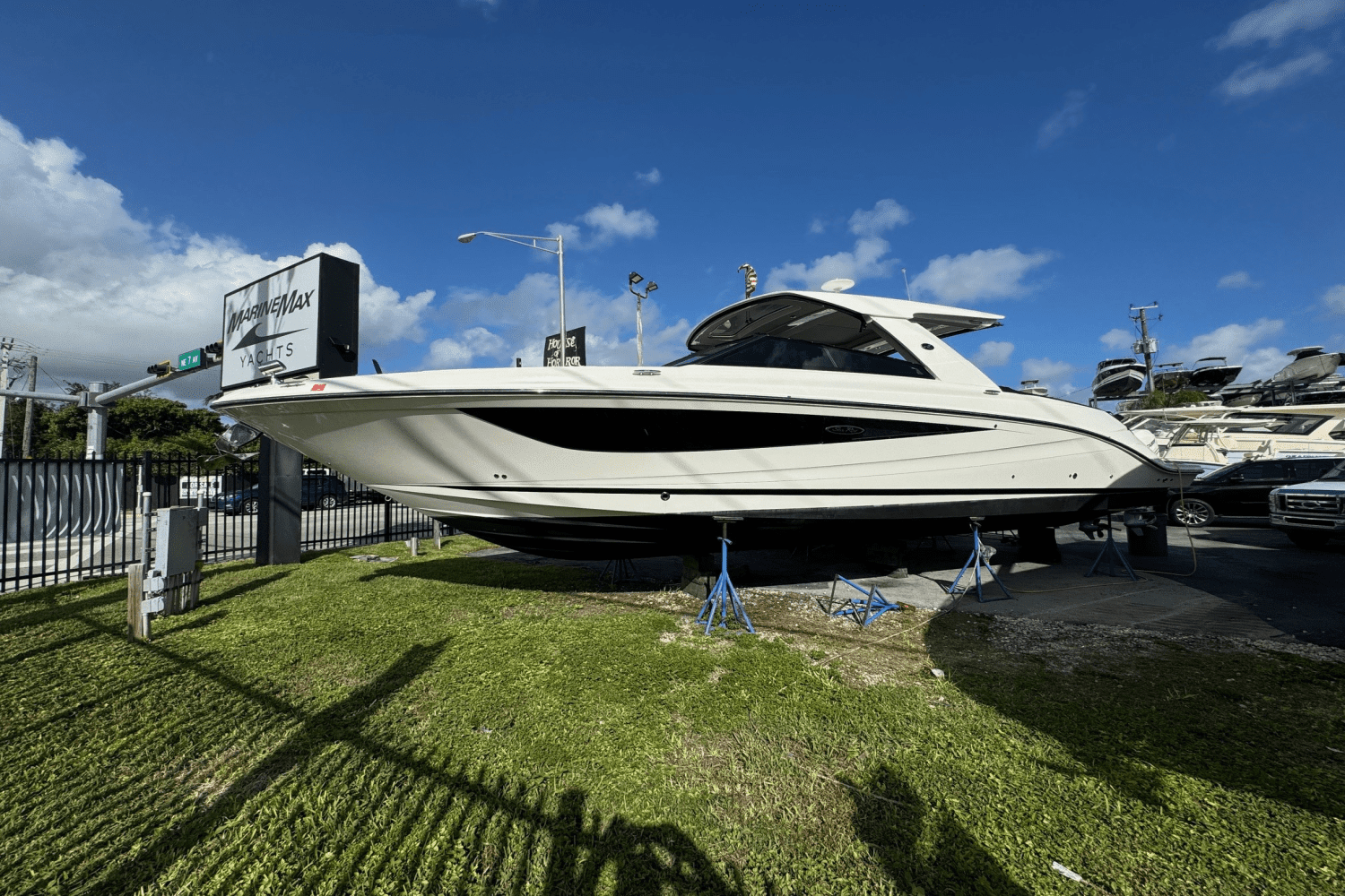 2019 Sea Ray 400 SLX Image Thumbnail #1