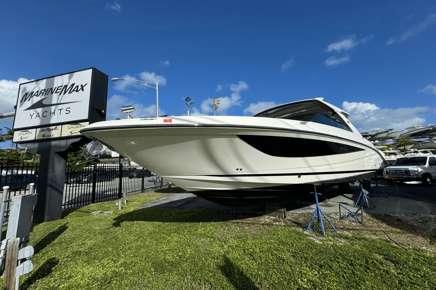 2019 Sea Ray 400 SLX Image Thumbnail #4