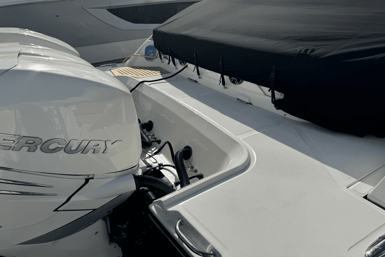 2019 Sea Ray 400 SLX Image Thumbnail #8