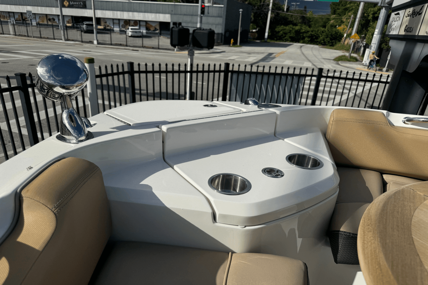 2019 Sea Ray 400 SLX Image Thumbnail #11