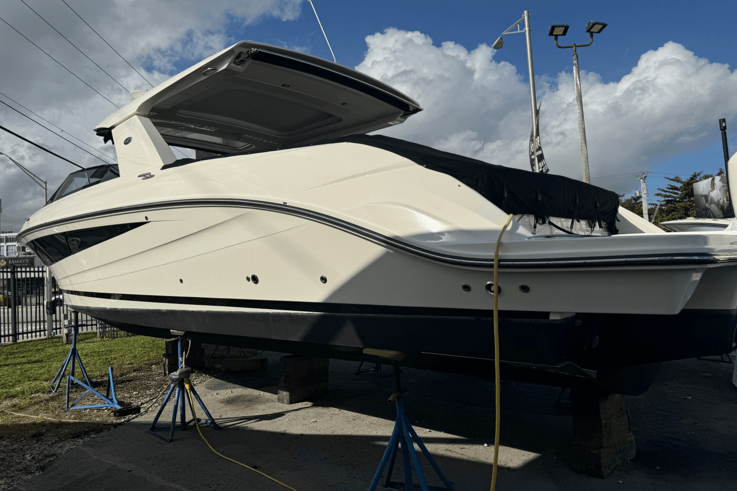 2019 Sea Ray 400 SLX Image Thumbnail #5