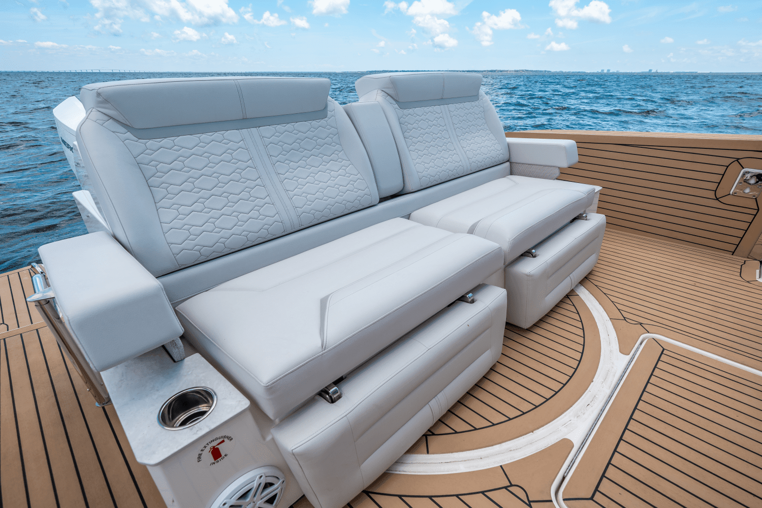 2022 Tiara Yachts 43LE Image Thumbnail #40