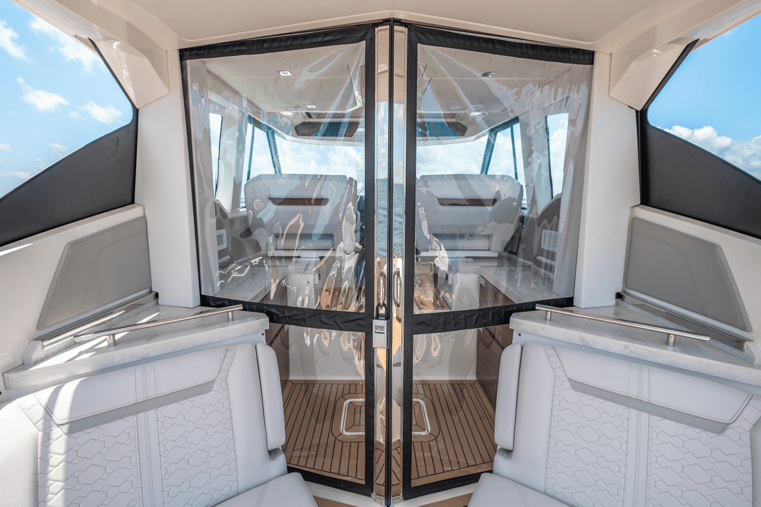 2022 Tiara Yachts 43LE Image Thumbnail #63