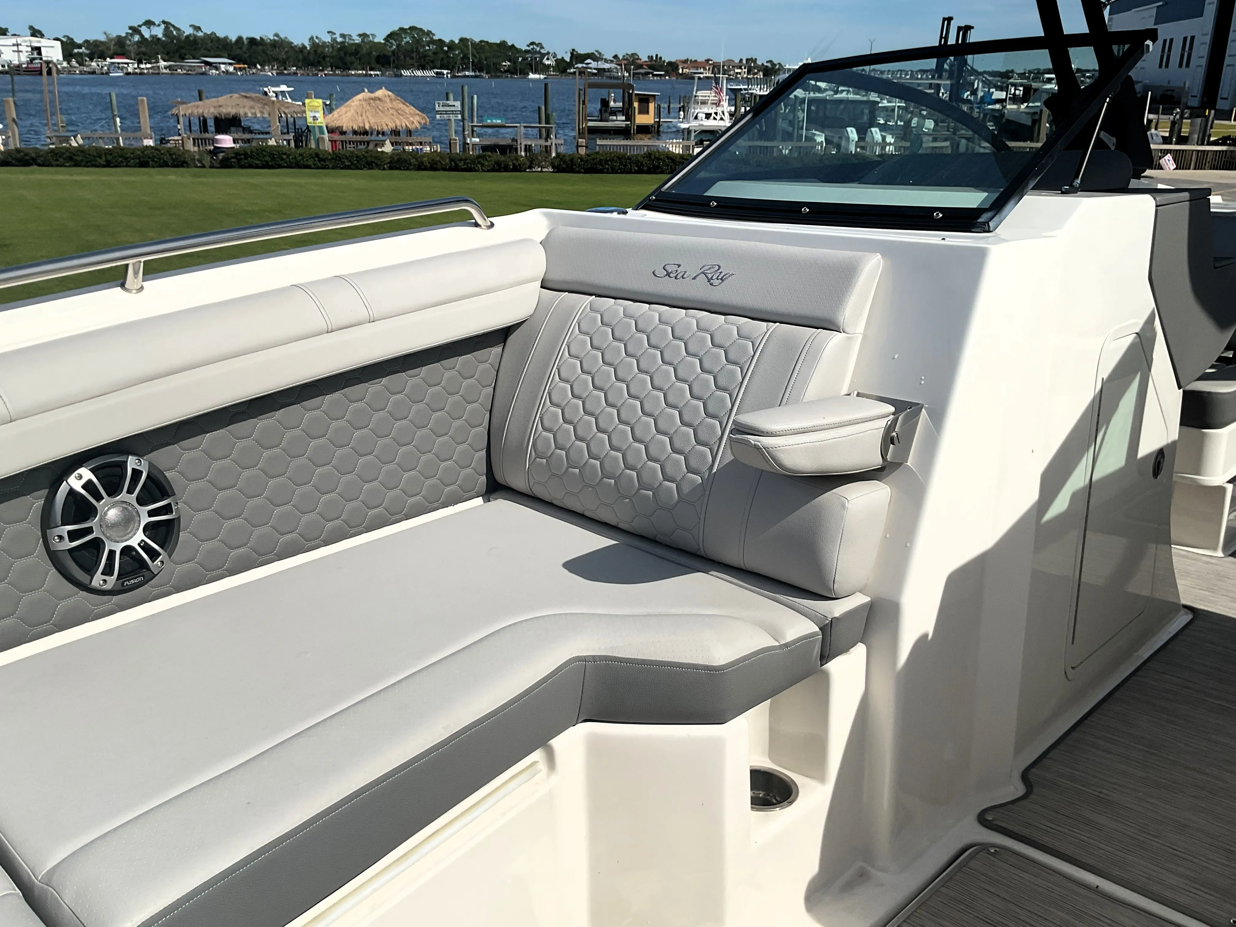 2025 Sea Ray SDX 290 Outboard Image Thumbnail #35