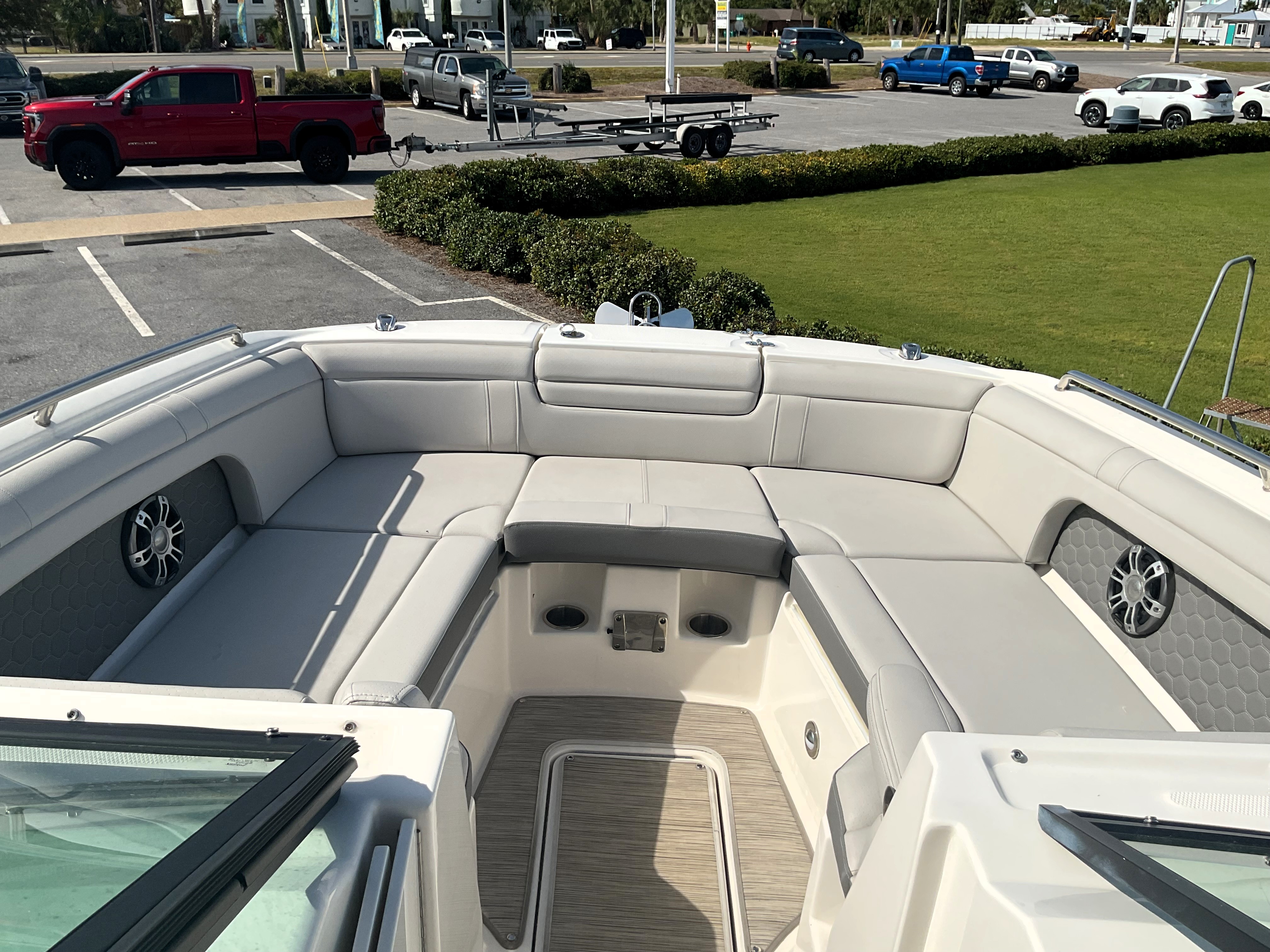 2025 Sea Ray SDX 290 Outboard Image Thumbnail #31